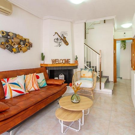 Beautiful Home In Santa Pola With Kitchen Exterior foto